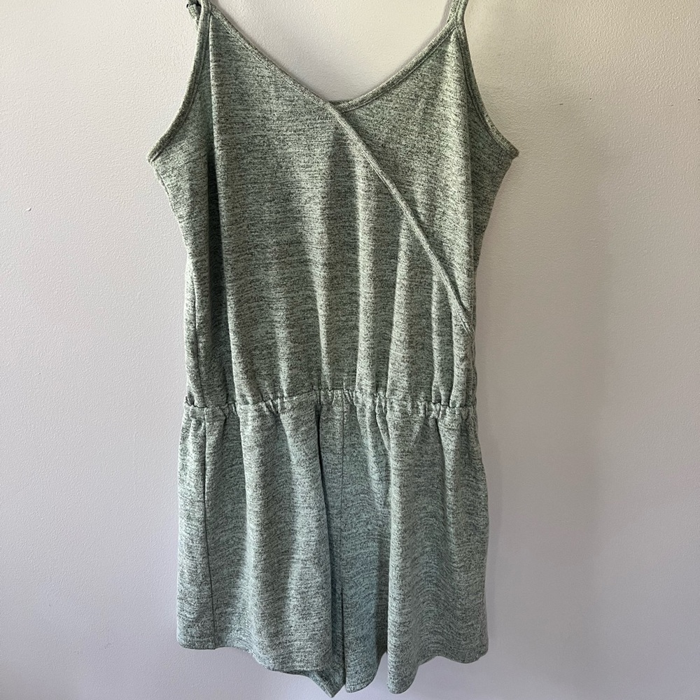 Romper - Picture 2 of 5
